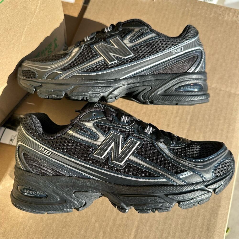 New Balance 740 Sneakers Womens US 6 Black Gray Silver Metallic Lace-Up